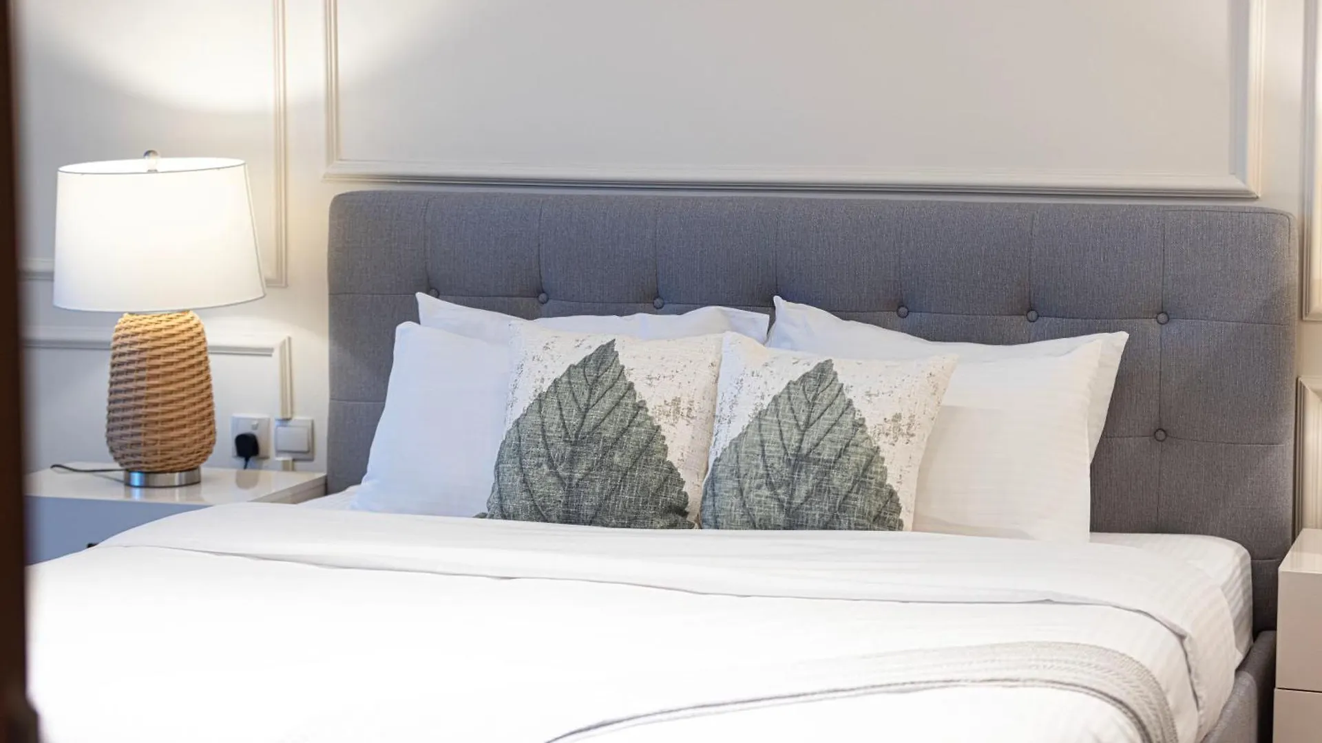 Stylish 1Br Burj Khalifa View Apartment Dubai